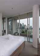 Room Convenient 2-bedroom Apt in Docklands With Pool