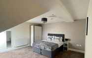 อื่นๆ 7 Central top Floor 2-bed Apartment in Swindon