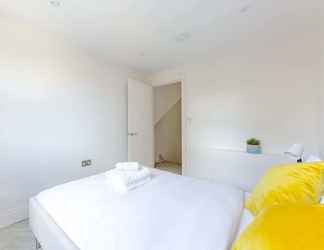 Others 2 Chic & Modern 2BD Maisonette in Homerton