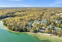 Victorian Inn Elkhart Lake Wisconsin, USD 906.07