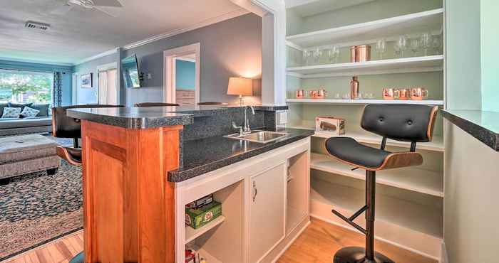 Others Downtown Retreat w/ Grill, Fire Pit & Wet Bar
