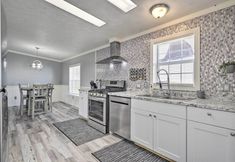 Others 7 Chic Seneca Falls Home on Cayuga Wine Trail!