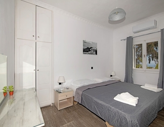 Lain-lain 2 Thira Santo Apartments