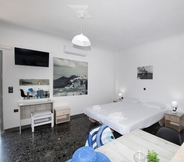 Others 6 Thira Santo Apartments