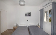 Lain-lain 4 Thira Santo Apartments