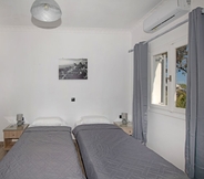 Others 4 Thira Santo Apartments