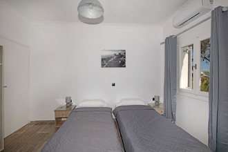 Others 4 Thira Santo Apartments