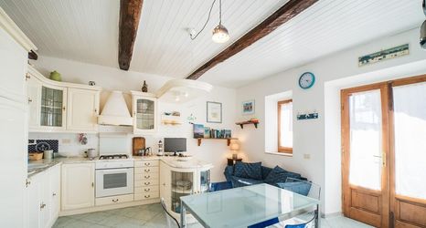 Lain-lain 2 Perfume House in Marciana