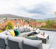 Others 5 Modern 5-bedroom Home With Garden Roof Terrace