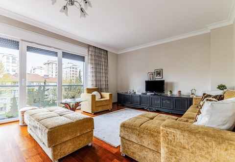 อื่นๆ Spacious Flat in Kadikoy