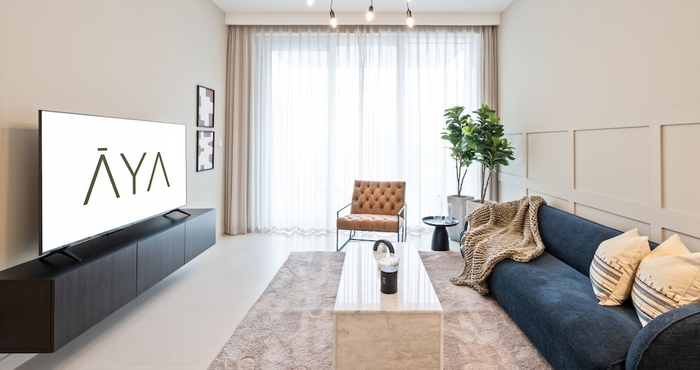 Lainnya Aya - Elegant 1BR Apartment With Balcony and Creek Views