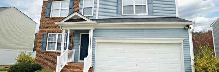 Others Spacious 4BR House w Screened-in Porch