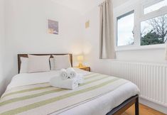 Others 2 Spacious 3-bed House With car Park Near Heathrow