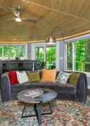 Room Treetop Retreat in Brevard