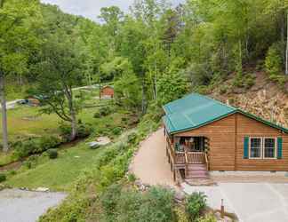 Others 2 Eagles Nest in Pisgah Forest