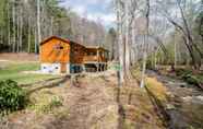 อื่นๆ 4 Creekside Log Cabin in Pisgah Forest