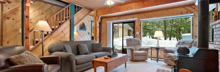 Khác Cozy Winter Cabin Retreat Near Ski Resorts