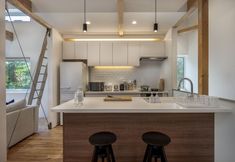 Others 6 Homerunner by H2 Life