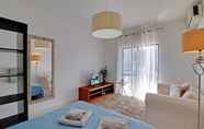 Others 3 Faro Airport Flat 1 by Homing