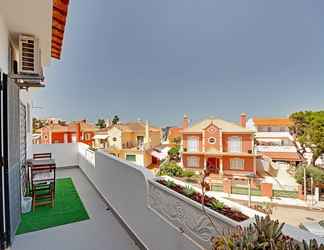 Others 2 Faro Airport Flat 2 by Homing