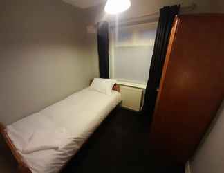 Others 2 Bright 4-bed House 15 min to Manchester Centre