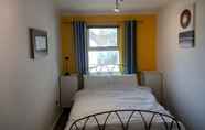 Others 3 Cosy 1-bed Apartment in Swindon, Private Parking
