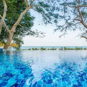Primary image1Koh Sirey Beachfront Pool Villa,奈岛飯店
