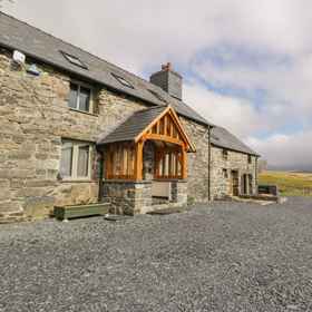 Primary image 1 Hen Dy Craig Yr Ronwy, Pistyll Hotels