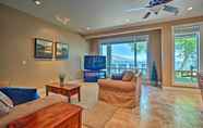 Others 2 Lakefront Resort Townhome With Gas Grill & Kayaks!