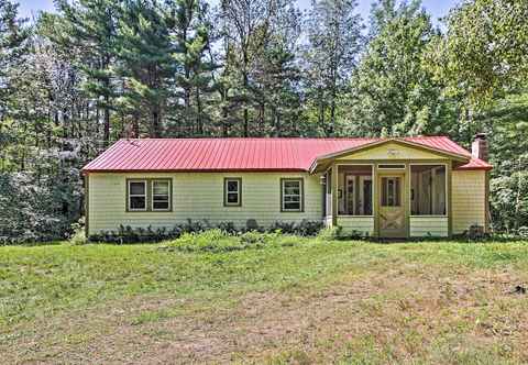 Khác Rustic Bradford Cottage - 14 Miles to Sunapee Mtn!