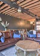 Imej utama Upscale Loft in the Heart of Dtwn Springfield