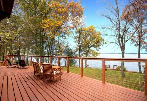 Others 'lazy Days Lakehome' w/ Wraparound Deck!