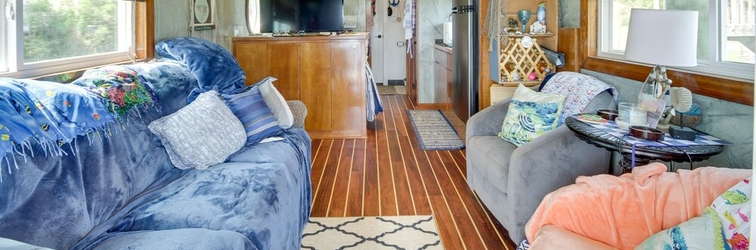 Others Bay St Louis Houseboat 6 Mi to Old Town & Beach!