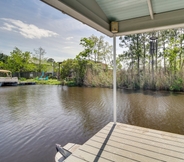 Others 5 Bay St Louis Houseboat 6 Mi to Old Town & Beach!