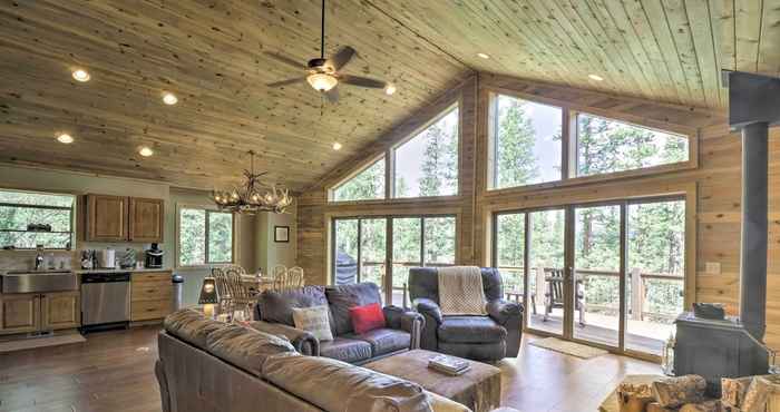 Lainnya Spacious Cabin w/ Views & Deck Near Jefferson Lake