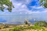 อื่นๆ Spacious Waterfront Retreat Near Uw-green Bay