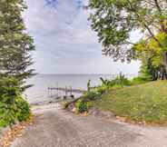 อื่นๆ 2 Spacious Waterfront Retreat Near Uw-green Bay