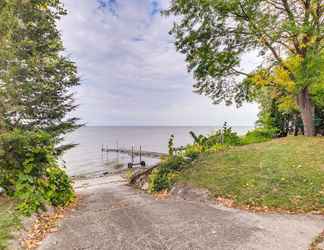 อื่นๆ 2 Spacious Waterfront Retreat Near Uw-green Bay