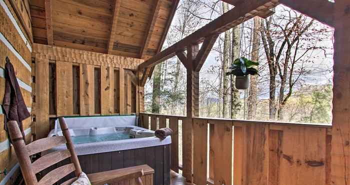 Others Honey Bear Pause: Rural Escape w/ Porch & Hot Tub!