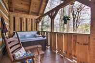 Others Honey Bear Pause: Rural Escape w/ Porch & Hot Tub!