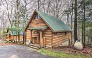 Others 2 Honey Bear Pause: Rural Escape w/ Porch & Hot Tub!