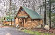 Others 2 Honey Bear Pause: Rural Escape w/ Porch & Hot Tub!