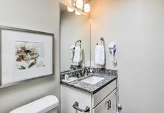 Others 4 Ocean Shores House w/ Hot Tub - Walk to Beach