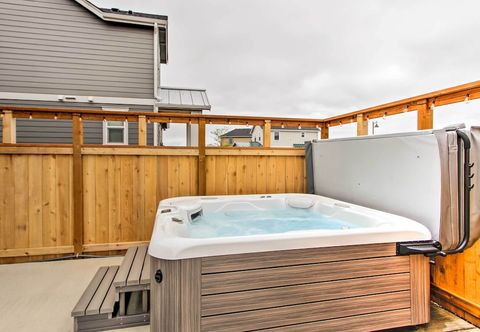 Others Ocean Shores House w/ Hot Tub - Walk to Beach