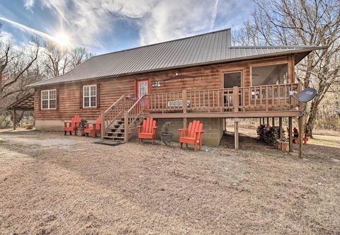 Others Secluded White River Haven Near Devils Knob!