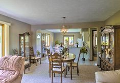 其他 5 Charming Lewiston Apt: 10 Miles to Niagara Falls!