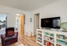 Others 7 Quaint 'sur La Mer' Cottage w/ Deck, Fire Pit