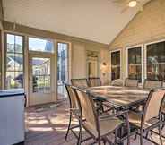 Others 5 Stylish Home + Screened Porch, 6 Mi to Beach