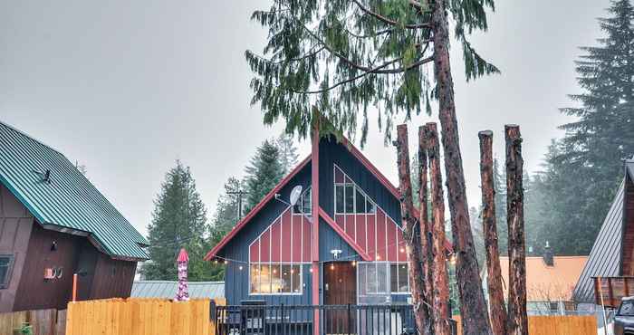 Others Inviting Mt. Hood Cabin w/ Porch: 1 Mi to Skibowl!