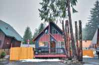 Others Inviting Mt. Hood Cabin w/ Porch: 1 Mi to Skibowl!